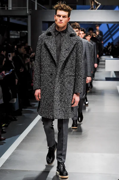 Look 30
